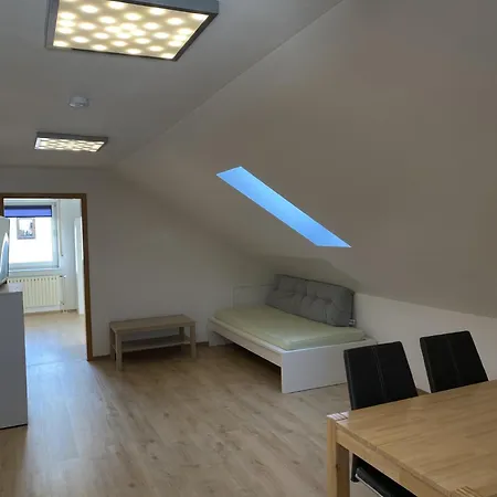 Monteurwohnung 3 Schlafzimmer, 6 Einzelbetten, Og, Zentral Freyung