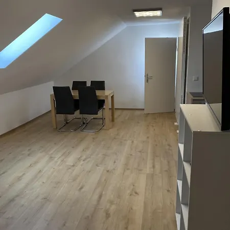 Monteurwohnung 3 Schlafzimmer, 6 Einzelbetten, Og, Zentral * Freyung