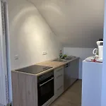 Monteurwohnung 3 Schlafzimmer, 6 Einzelbetten, Og, Zentral